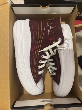 Converse move high tops women’s 7.5